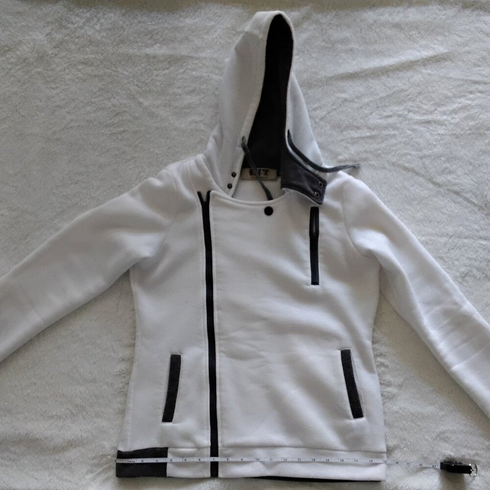 Brand DJT. Thing sweatshirt. Size M. Material 75% polyester 25% cotton.